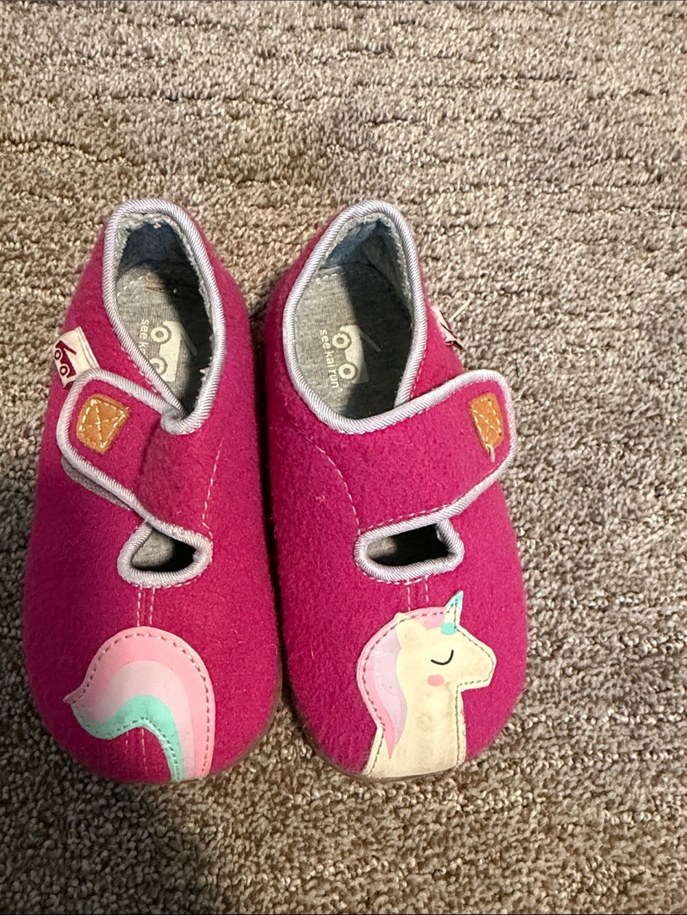 See Kai Run Girls' Magenta Unicorn Felt Mary Jane Shoes size 9